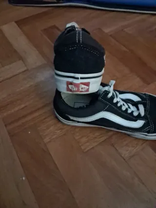 Zapatillas Vans Unisex Negras y Blancas