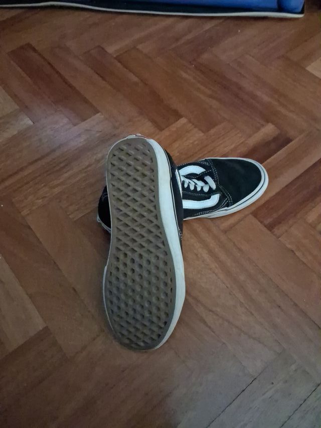 Zapatillas Vans Unisex Negras y Blancas