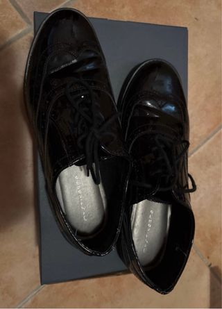 Scarpe stringate nere lucide