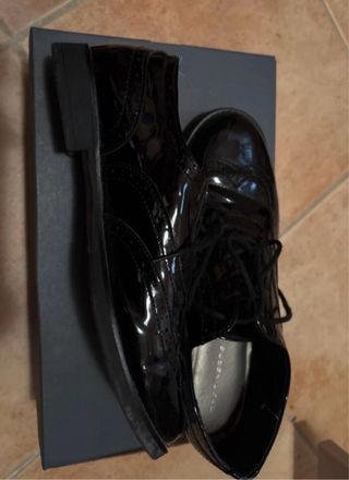 Scarpe stringate nere lucide