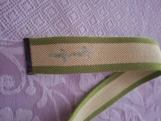Cinturón de tela beige y verde
