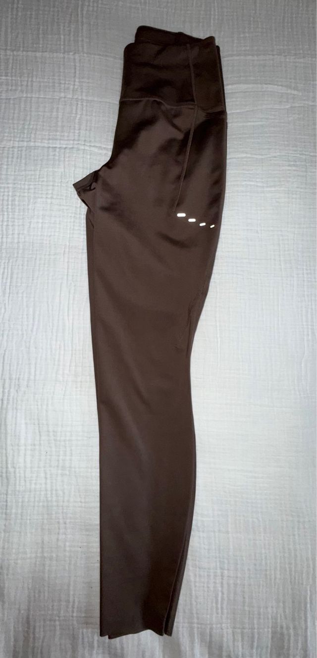 Pantalón deportivo Nike marrón