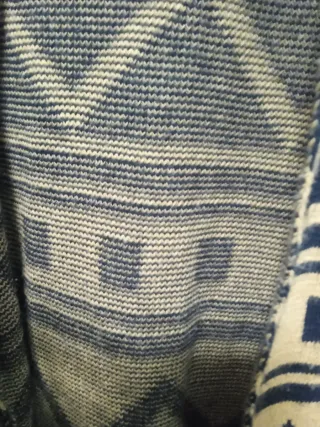 Cárdigan étnico de color negro y amarillo