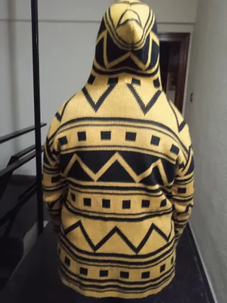 Cárdigan étnico de color negro y amarillo