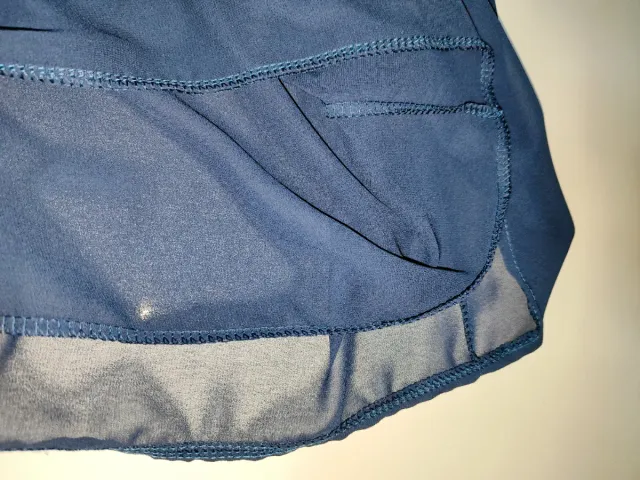 Blusa azul elegante s/manga e gola alta