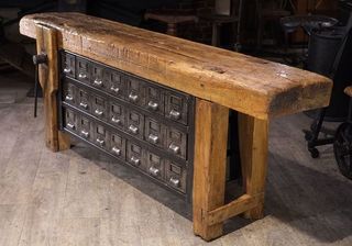 Banco de carpintero antiguo con encimera