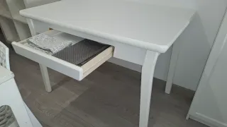 Mesa comedor extensible con cajón