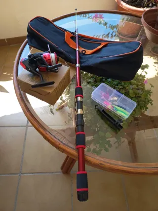 Canna da pesca e mulinello da 1'80 m con accessori