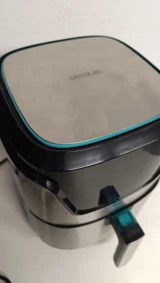 Friggitrice ad aria Cecotec modello 04999 per la riparazione