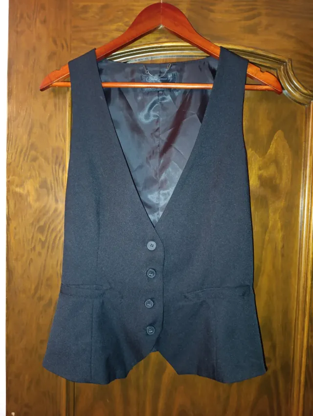 Chaleco elegante negro Stradivarius