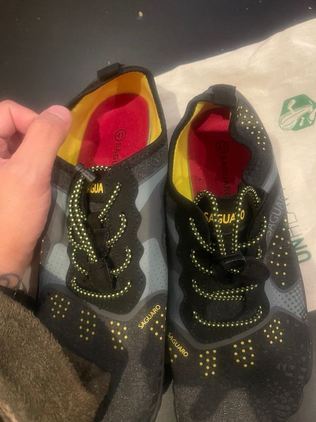 Zapatillas Saguaro Talla 41 Negras/Grises Nuevos