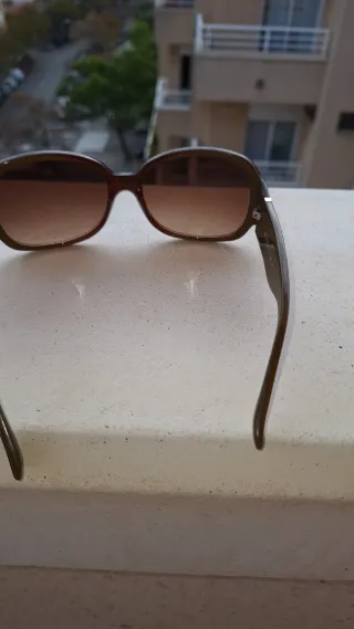 Gafas de sol marrones