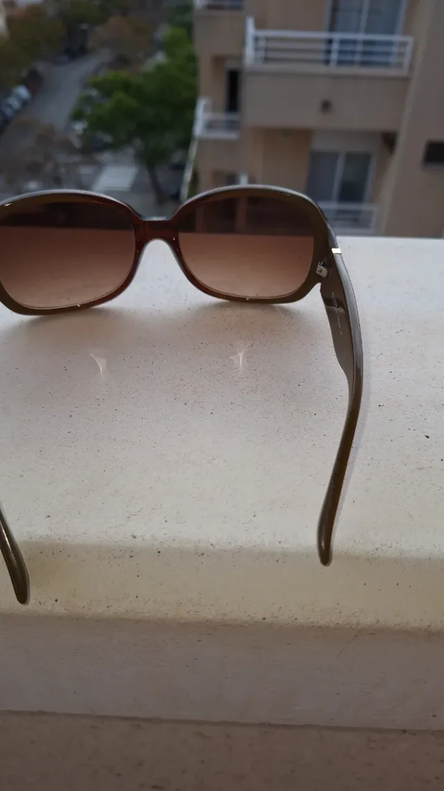 Gafas de sol marrones