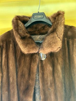 Abrigo de piel marrón