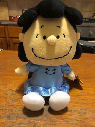 Peluche Lucy Mafalda Peanuts
