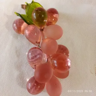 Elefante e uva in vetro