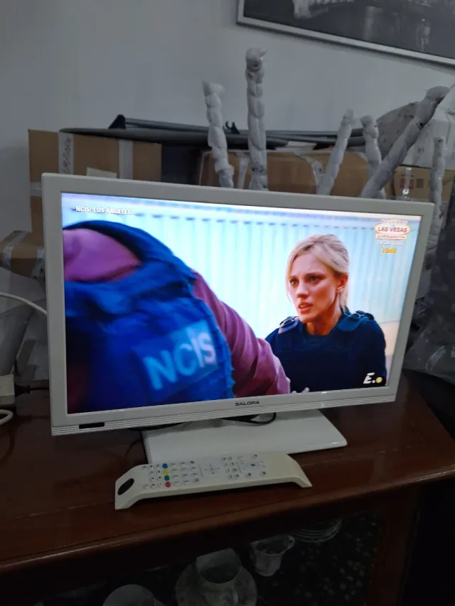 TV bianca Salora con telecomando