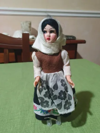 Bambola vintage da collezione