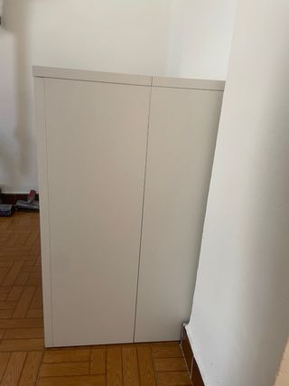 Mesa de madera blanca