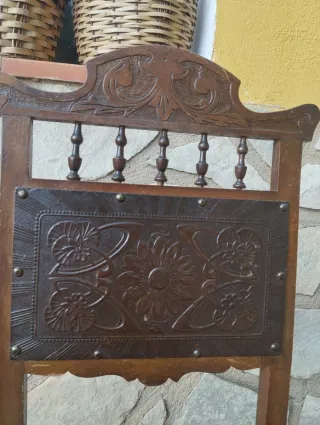 Silla antigua madera y cuero años 10
