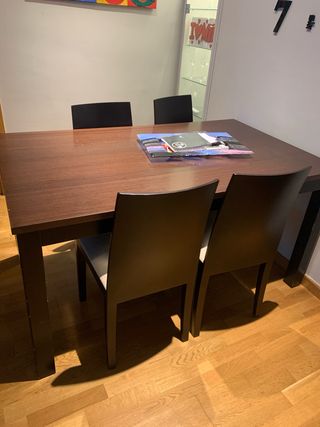 Mesa y 4 Sillas Comedor