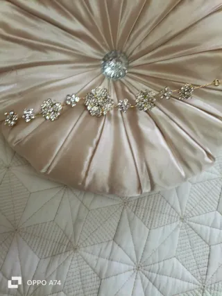 Tiara de fiesta con pedrería dorada y plateada