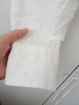 Camisa Zara troquelada blanca