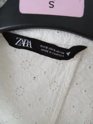 Camisa Zara troquelada blanca