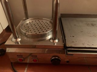 Plancha Eléctrica con Pinchos para Perritos