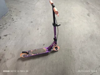 Patinete infantil los dos patinetes 40 €.