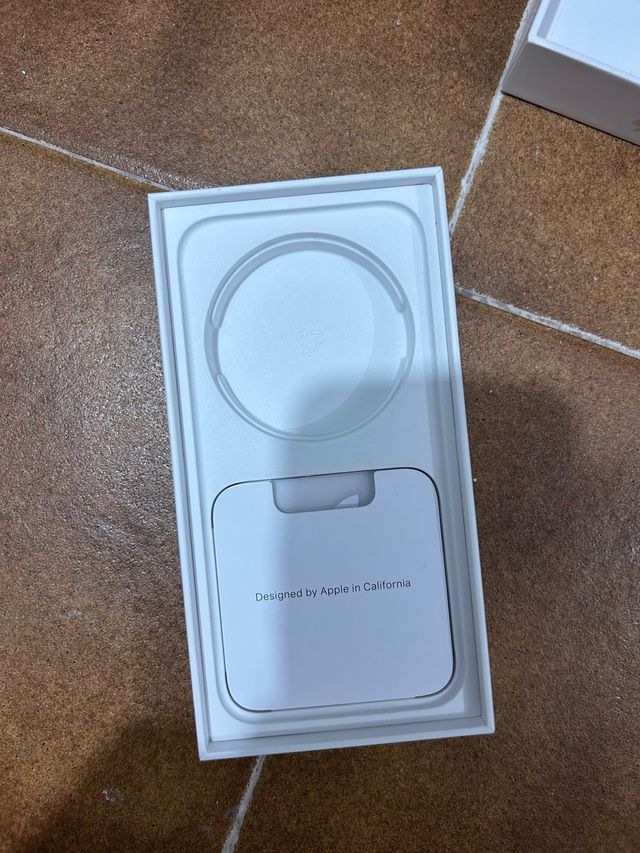 Caja iPhone 14
