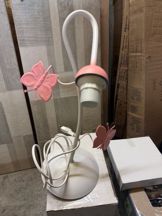 Lampada da tavolo con farfalle