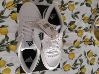 Zapatillas Adidas Blancas y Verdes