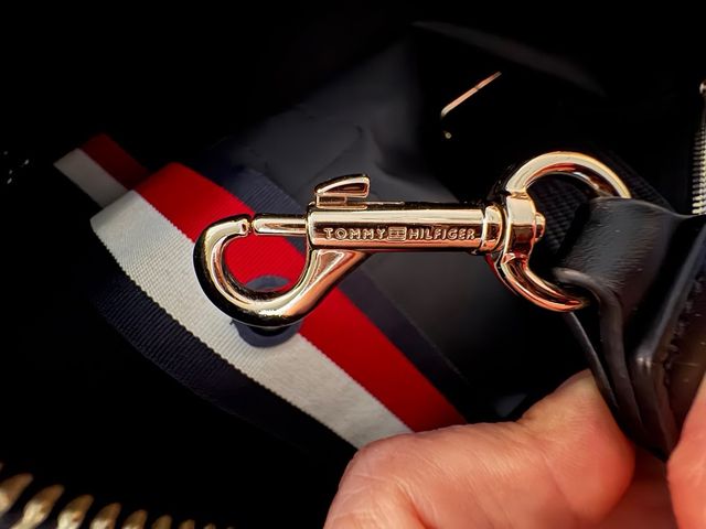 Bolso Tote Negro Tommy Hilfiger