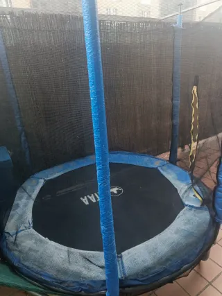 Cama elástica infantil con red de seguridad