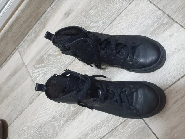Botines Camper negros piel