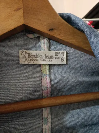 Chaqueta vaquera Bershka Talla S