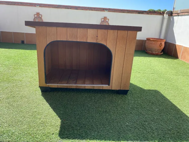 Caseta para perro de madera