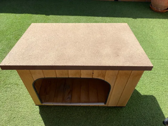 Caseta para perro de madera