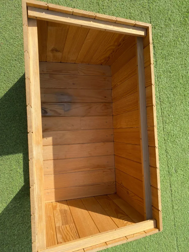 Caseta para perro de madera