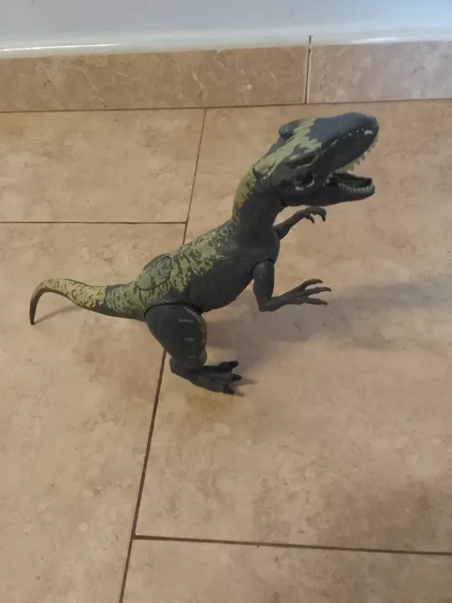 Figura Allosaurus Jurassic World