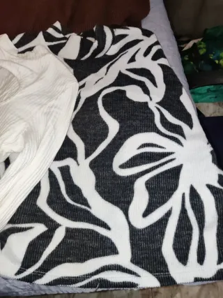 Lote 2, 7 prendas Ropa Talla S