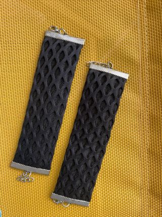 Pulseras Muñequeras Negras con Cierre Plateado