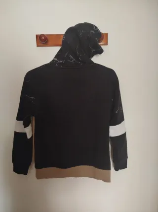 Chandal con capucha y bolsillo frontal T152 12a