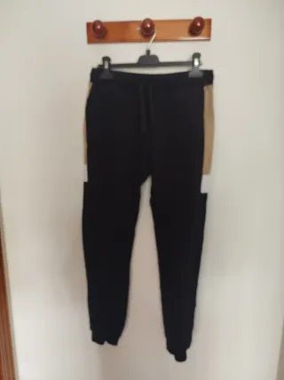 Chandal con capucha y bolsillo frontal T152 12a