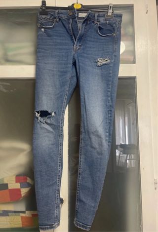 Pantalones Stradivarius rotos talla 40