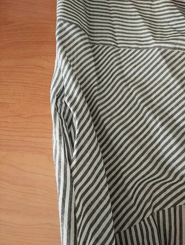 Vestido de rayas negro y blanco