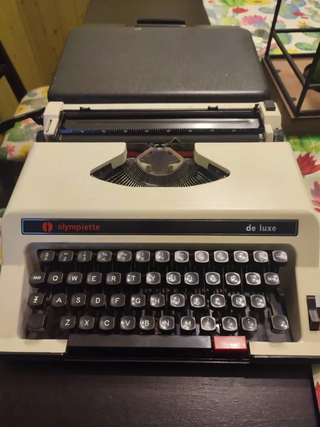 Máquina de escribir Olympiette de luxe