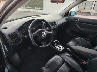 VOLKSWAGEN GOLF IV 1.6 AUTOMÁTICO
