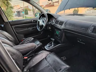 VOLKSWAGEN GOLF IV 1.6 AUTOMÁTICO